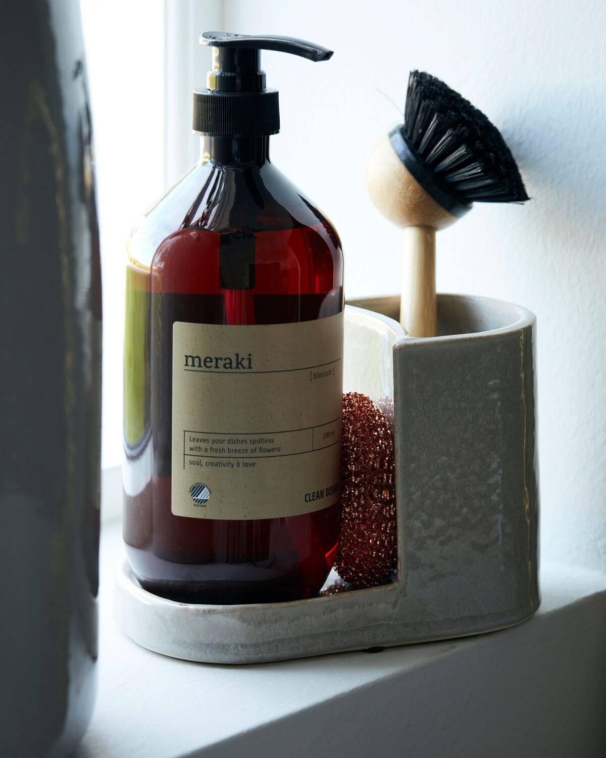 Soporte cepillo y jabón cocina beige | Meraki